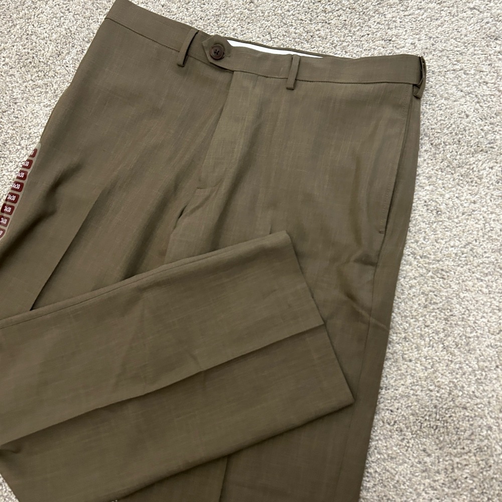 Haggar Travel Performance Pants 34x30 Khaki Classic Fit Hidden Comfort New NWT